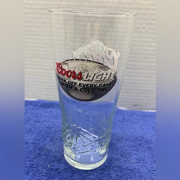 Coors Light - Kick Off The Game With A Cold One - Glass 12oz Embossed Mountain - Picture 3 of 6